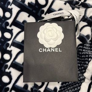 XS AUTHENTIC CHANEL SHOPPING BAG